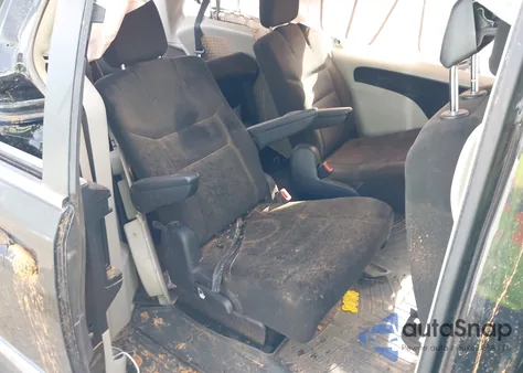 2015 Chrysler Town & Country Touring z USA, uszkodzony, nr VIN 2C4RC1BG4FR751230